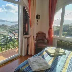 alla-casa-del-monte.hotelitalianriviera.com/